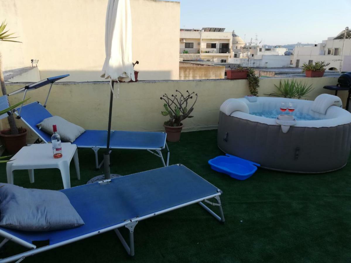 Studio Apartment With Private Terrace, Jacuzzi & Views Mosta Εξωτερικό φωτογραφία